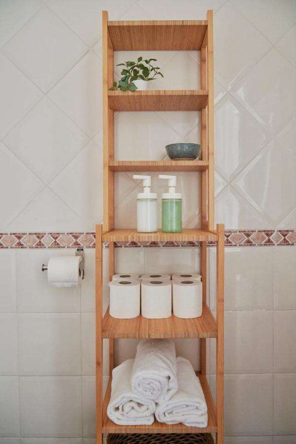 Central & Sunny 2Br Apt Near Beach, By Timecooler Setúbal Kültér fotó