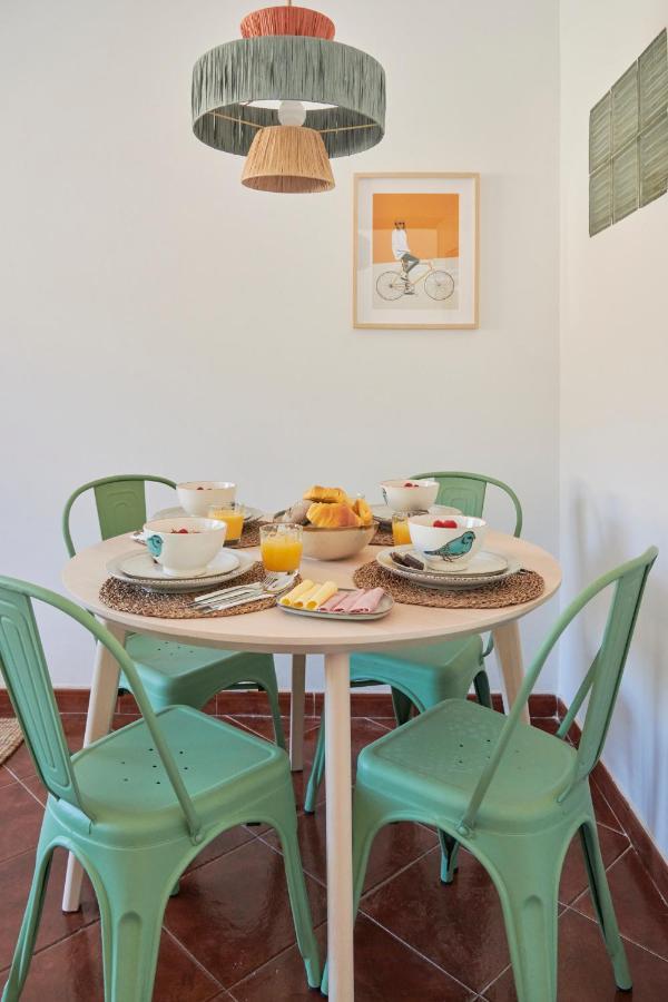 Central & Sunny 2Br Apt Near Beach, By Timecooler Setúbal Kültér fotó