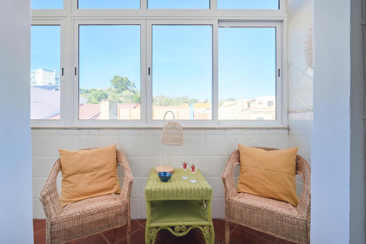 Central & Sunny 2Br Apt Near Beach, By Timecooler Setúbal Kültér fotó