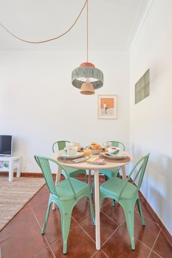 Central & Sunny 2Br Apt Near Beach, By Timecooler Setúbal Kültér fotó