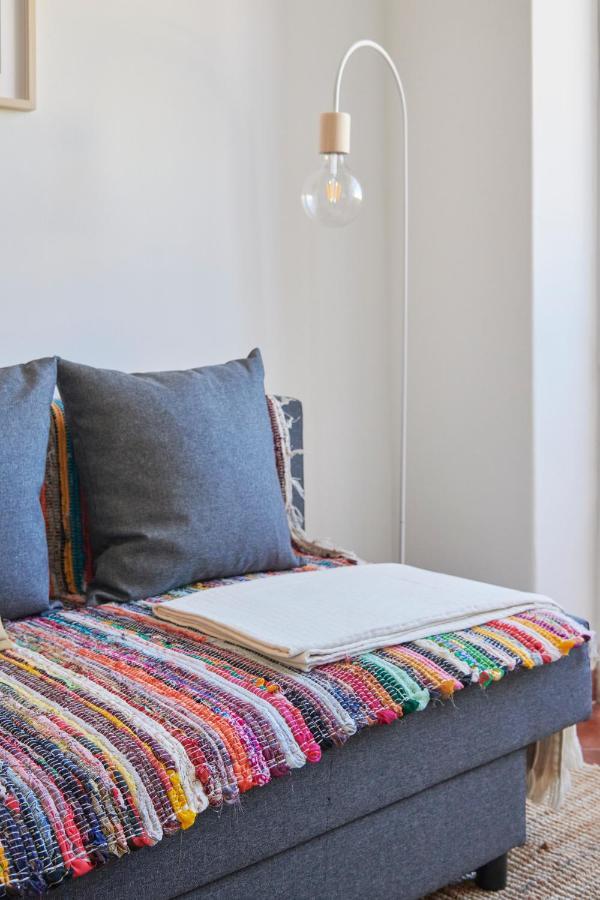 Central & Sunny 2Br Apt Near Beach, By Timecooler Setúbal Kültér fotó