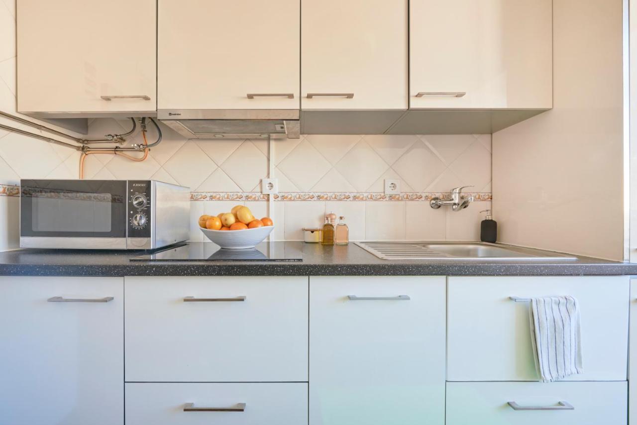 Central & Sunny 2Br Apt Near Beach, By Timecooler Setúbal Kültér fotó